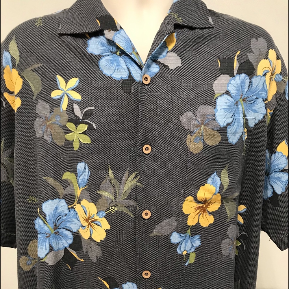 Tommy Bahama Embroidered Tag Size L…